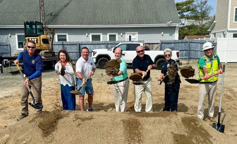 Sen. Coons attends groundbreaking for new Dewey town hall
