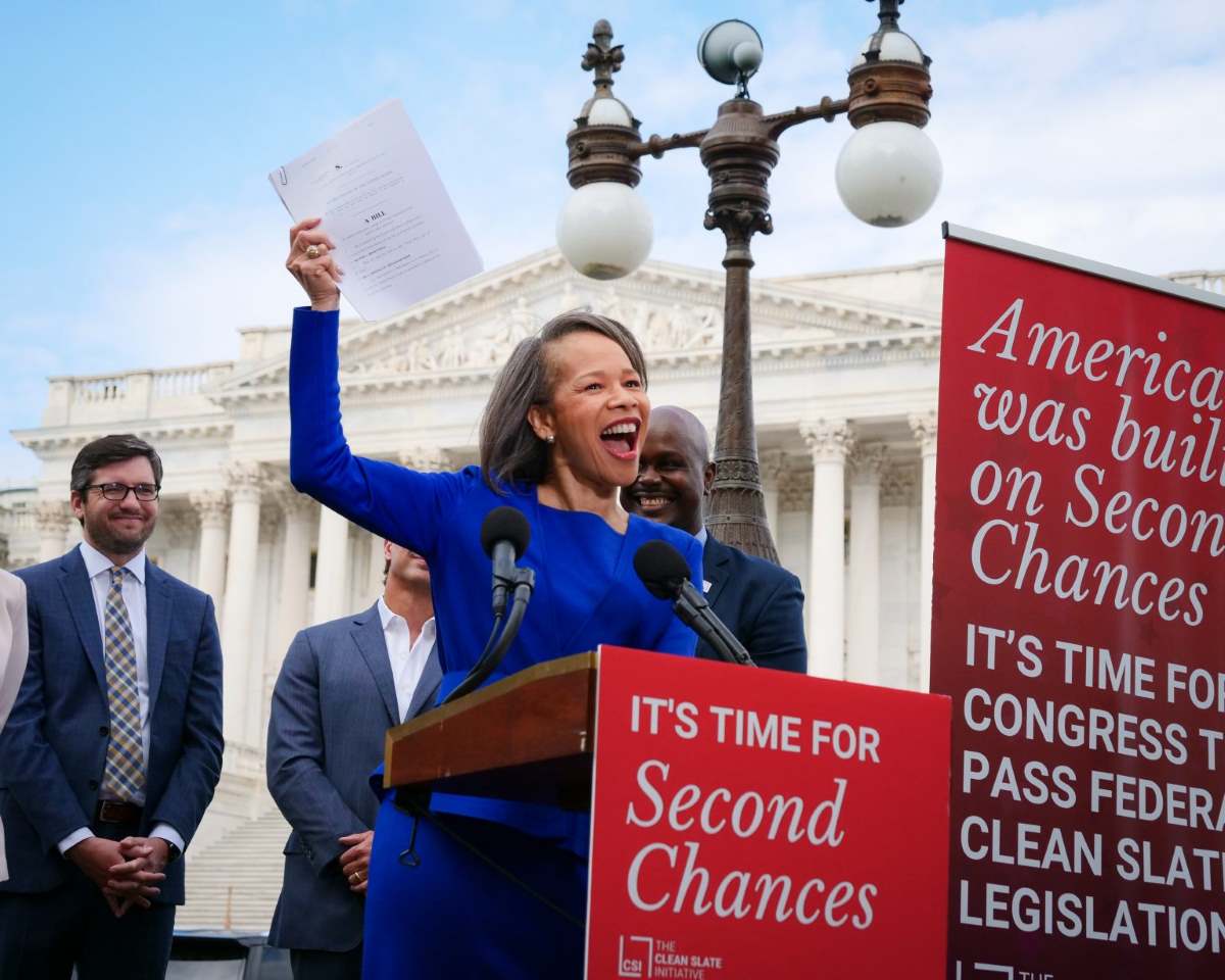 Blunt Rochester files federal Clean Slate bill