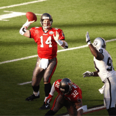 Super Bowl-winning quarterback chasing another title by competing in Pop-A-Shot National Championship