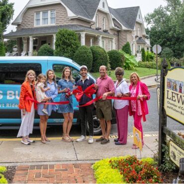 Chamber welcomes Lewes Bus airport transport as new member