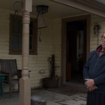 Tom Waits Stars in First Teaser Trailer for Jim Jarmusch’s New Film Father Mother Sister Brother