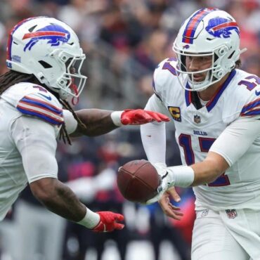 2025 Week 1 NFL score predictions, odds, picks today: Expert releases exact scores for each NFL game