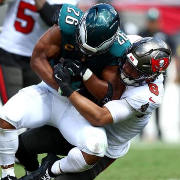 Agent’s Take: Is Saquon Barkley running on empty? Eagles RB’s slow start expected norm after historic run