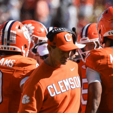 WATCH: Dabo Swinney goes off on Clemson defense after ugly half
