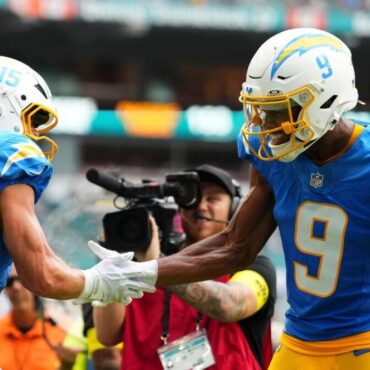 Model locks in Chargers vs. Titans picks, score prediction, SGP for NFL Week 9