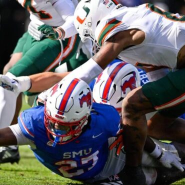 College football winners, losers in Week 10: Florida can’t ‘catch’ a break