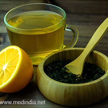 Green Tea Shines for Health, but Bottled Teas Raise Concerns