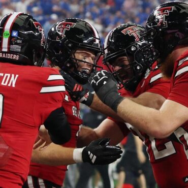 Where to watch Oregon vs. Texas Tech: Live stream, TV channel and time for CFP Orange Bowl game