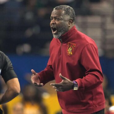 Tuskegee coach handcuffed, escorted off court by police after loss to Morehouse